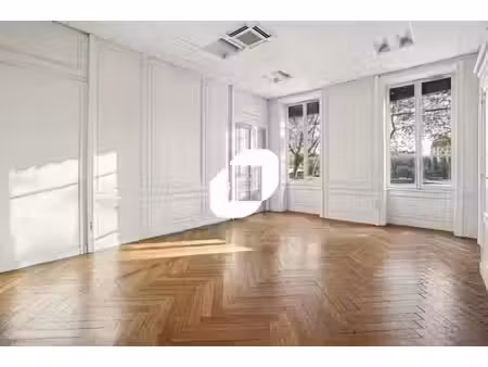 location bureaux lyon 69001 178m²