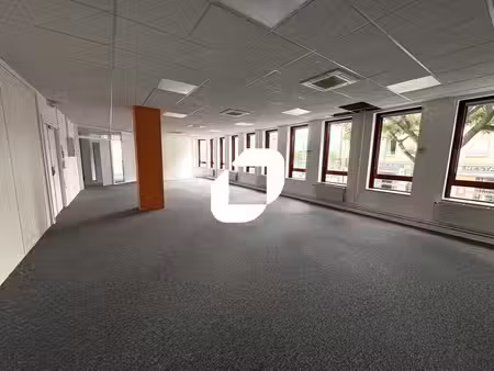location bureaux lyon 69007 90m² à 2130m²