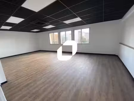 location bureaux pantin 93500 93m²