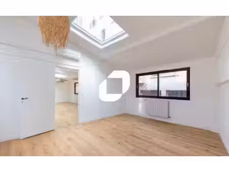 location bureaux paris 75020 189m²