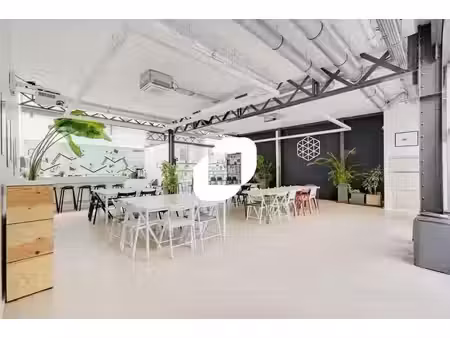 location bureaux paris 75020 217m²