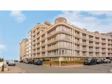 appartement te koop in knokke-heist met 2 slaapkamers