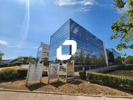 location bureaux poissy 78300 100m² à 1402m²