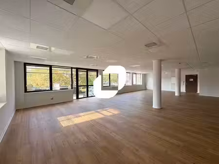 location bureaux saint priest 69800 89m² à 2429m²