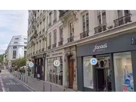 location bureaux 84m²