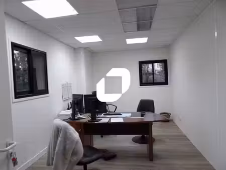 location bureaux mantes la ville 78711 115m²