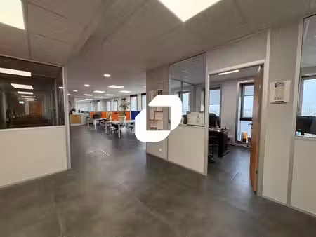location bureaux montigny le bretonneux 78180 200m²