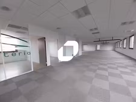 location bureaux montigny le bretonneux 78180 274m² à 650m²