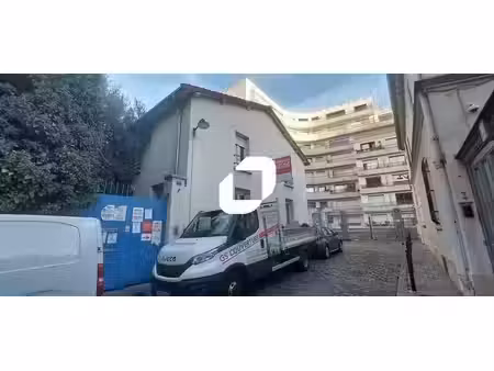 location bureaux paris 75018 292m² à 692m²