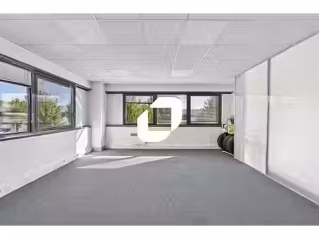 location bureaux roissy en france 95700 270m²