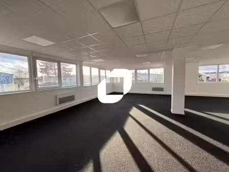 location bureaux 250m²