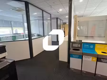 location bureaux 819m²