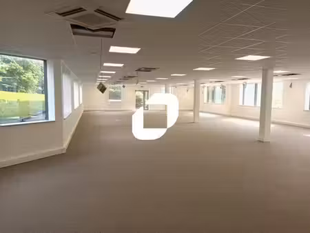 location bureaux 92m² à 712m²