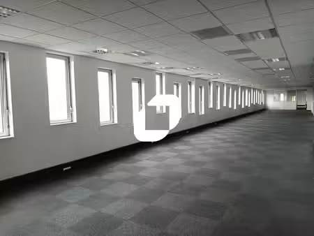 location bureaux 944m² à 2832m²