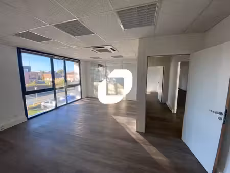 location bureaux villeneuve d ascq 59650 234m²