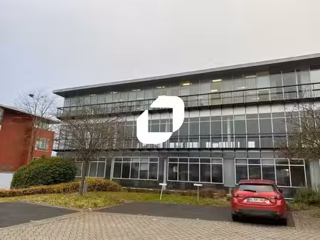 location bureaux voisins le bretonneux 78960 391m²