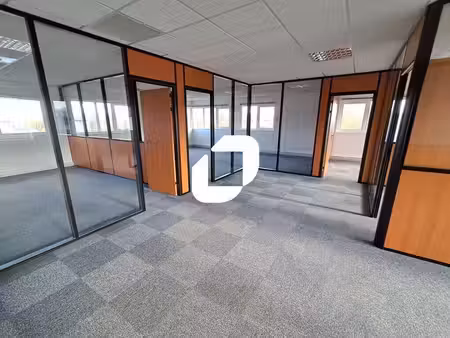 location bureaux 172m²