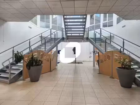 location bureaux elancourt 78990 415m²