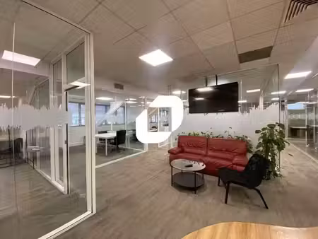 location bureaux saint ouen 93400 297m²