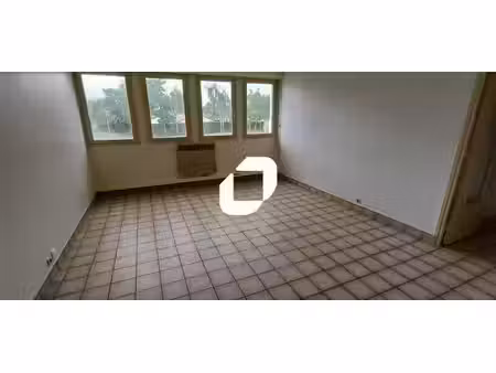 location bureaux magnanville 78200 75m²