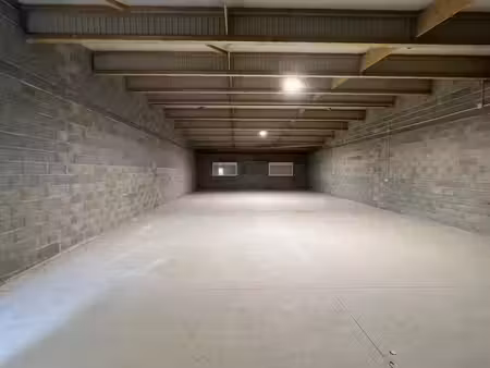 location commerce 220 m² à lespignan (34710)