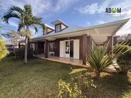 vente villa 7 pièces 210 m² à saint pierre (97410)  564 000 €
