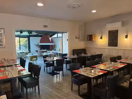vente locaux professionnels 0 pièces 221 m² à garéoult (83136)  300 000 €