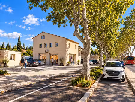 vente locaux professionnels 0 pièces 215 m² à saint-cannat (13760)  420 000 €