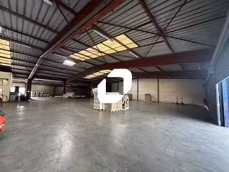 vente entrepôt 1330m²
