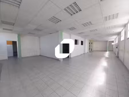 vente local d’activités le mesnil saint denis 78320 521m²