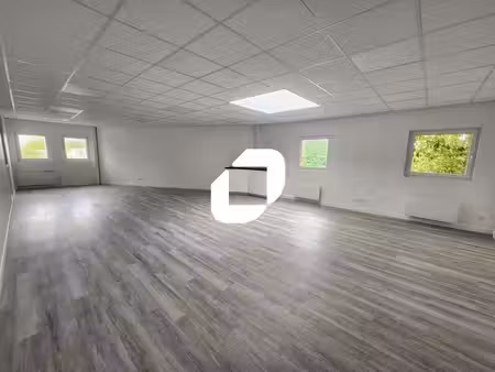 vente local d’activités plaisir 78370 334m²