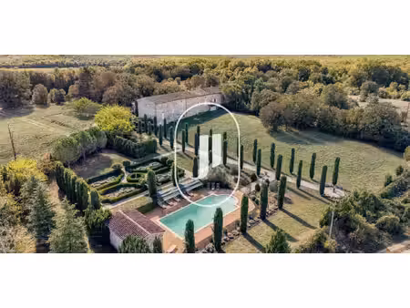 propriété avec piscine et jardin labastide-de-virac (07)