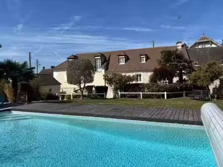 à vendre propriété de caractère avec piscine aux portes de senlis - chantilly (oise)