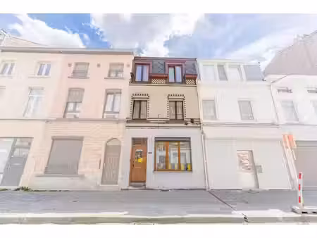 spacieuse maison de 4 chambres avec jardin