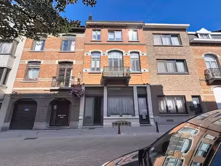 magnifique triplex rénové de 3 chambres