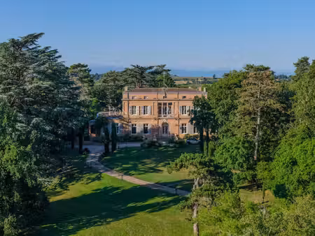 château à vendre dans le quartier amidonniers-caffarelli