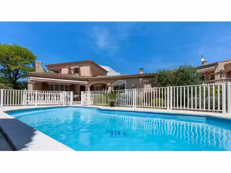 villa de luxe à vendre dans le quartier mazargues
