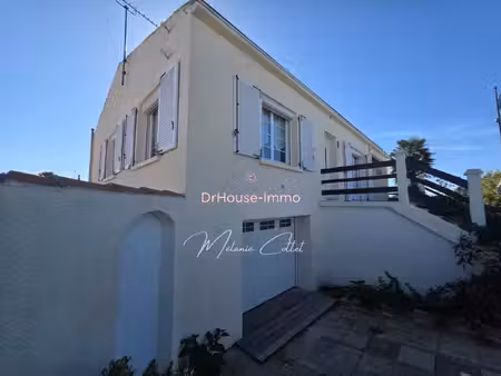 de beaux volumes  une piscine et un vrai potentiel aux portes de la rochelle