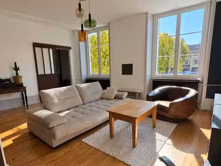 grand appartement rénové de 127 m²