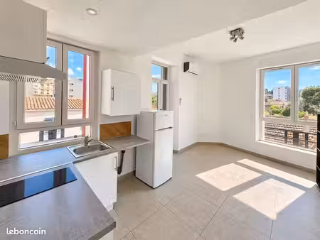 t1 duplex avec mezzanine balcon