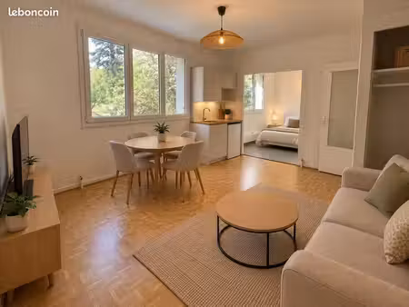 t1 bis  chambre  chauffage  eau chaude compris dans les charges