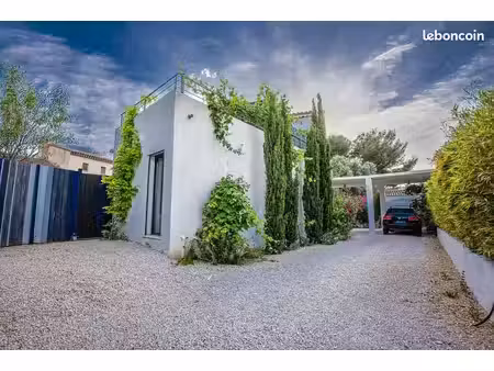 f3 meublé cassis • 56 m² • climatisé • grande terrasse • parking • résidence sécurisée