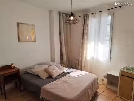 t2 calme étudiants marseille 5e