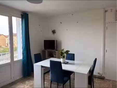 location t2  rénové et meublé
