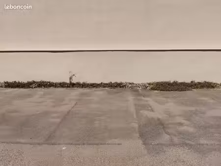 place de parking sécurisée gratte-ciel – charges : 48/an