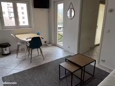 studio 1 pièce 30 m²