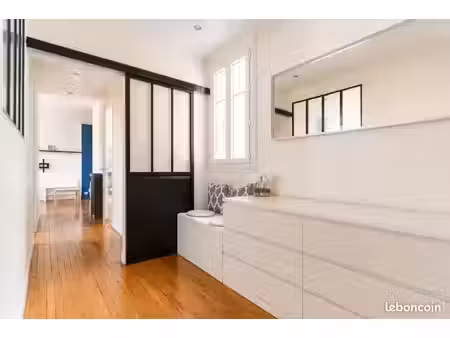 bel appartement calme & lumineux au cœur de bécon