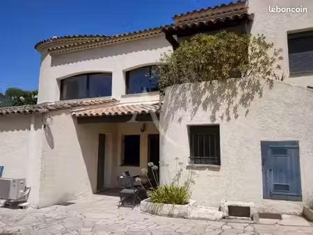 appartement 3 pièces 77 m²