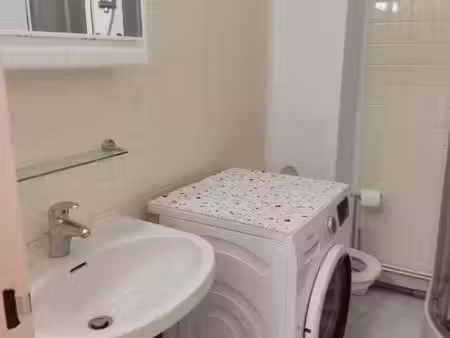 studio 1 pièce 27 m²