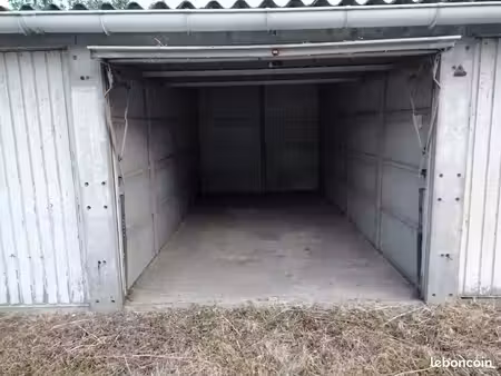 box de stockage 13 m² (disponible)